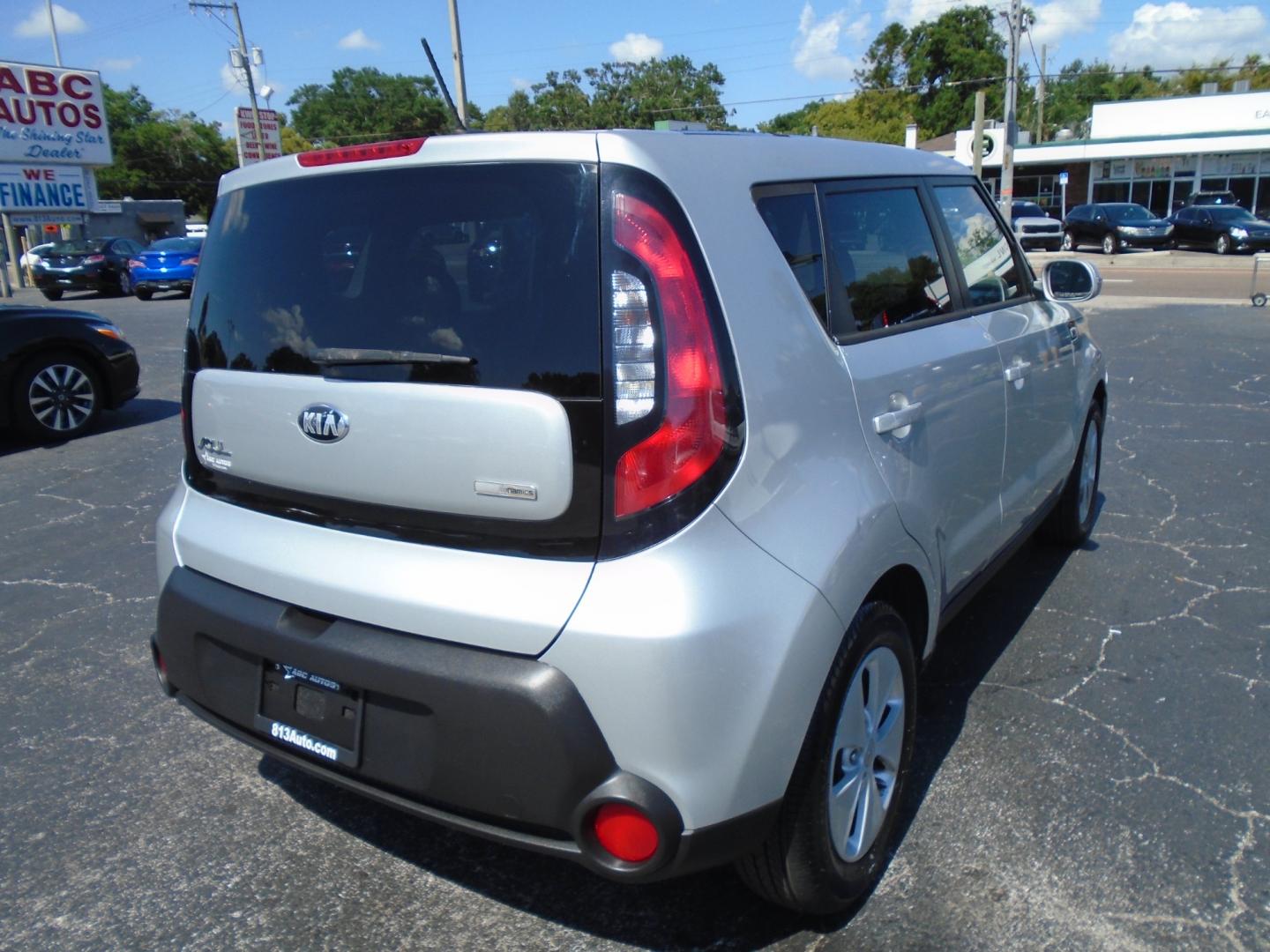 2014 SILVER /Grey Kia Soul + (KNDJP3A53E7) with an 2.0L L4 DOHC 16V engine, 6-Speed Automatic transmission, located at 6112 N Florida Avenue, Tampa, FL, 33604, (888) 521-5131, 27.954929, -82.459534 - Photo#6